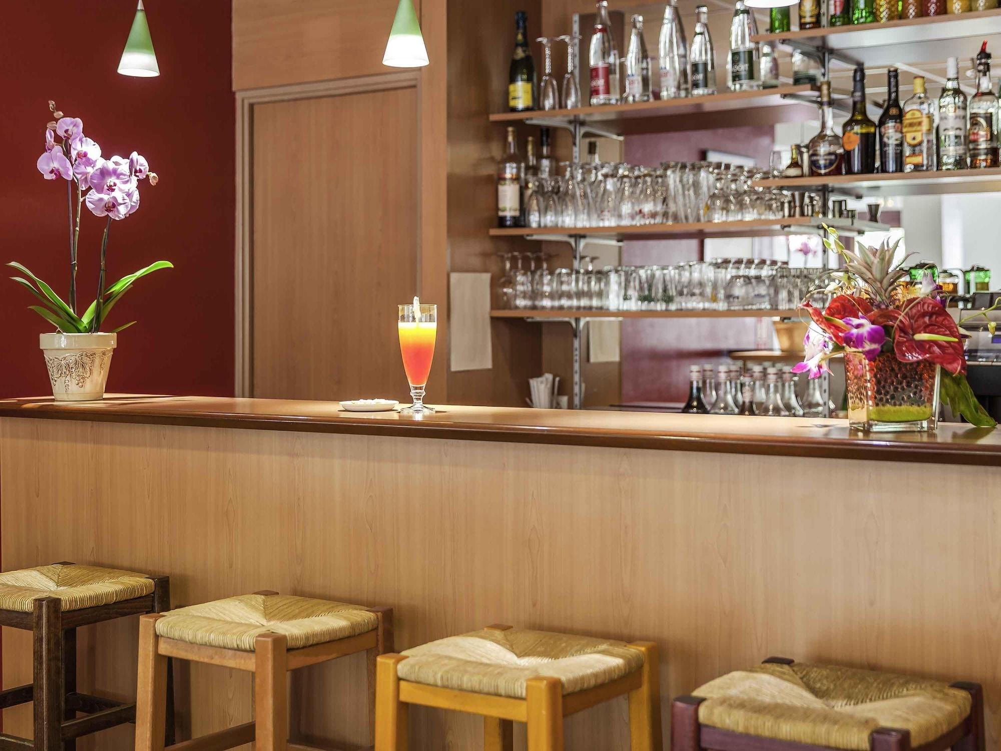 Bar/Salón ibis Auch