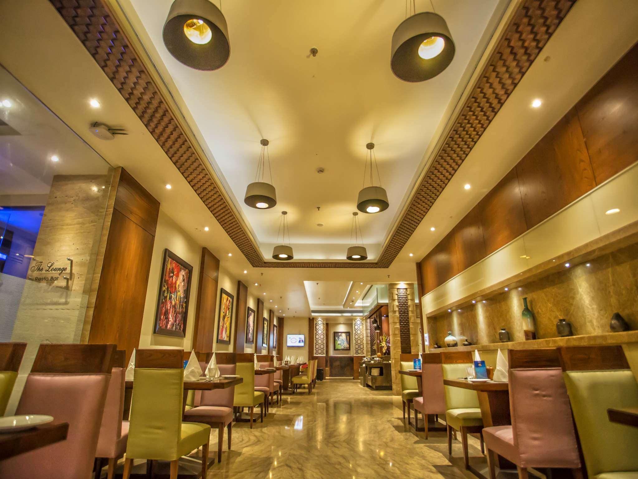 Restaurant Sarovar Portico
