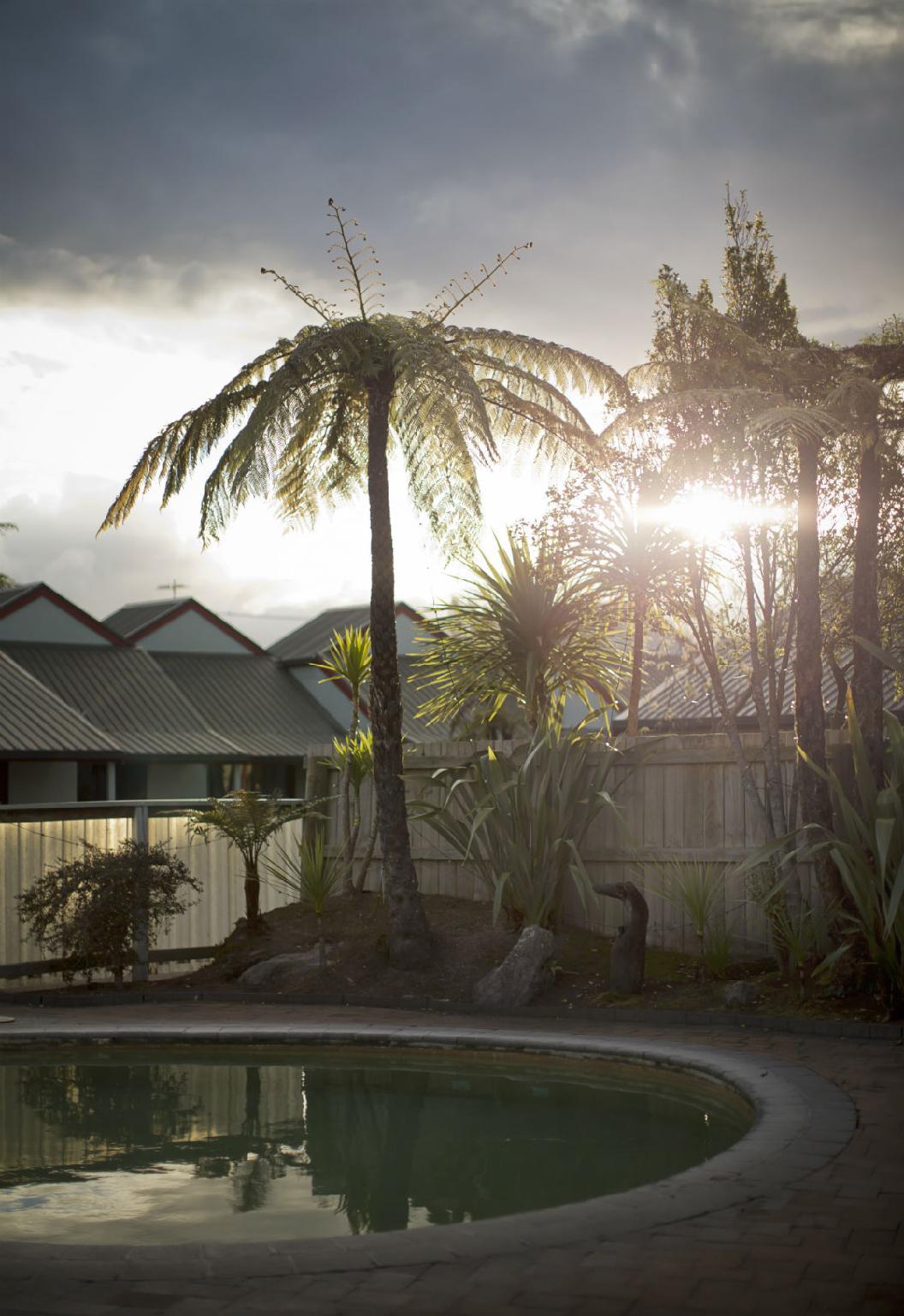 Playa Smoke Lake Hot Springs Lodge and Camp