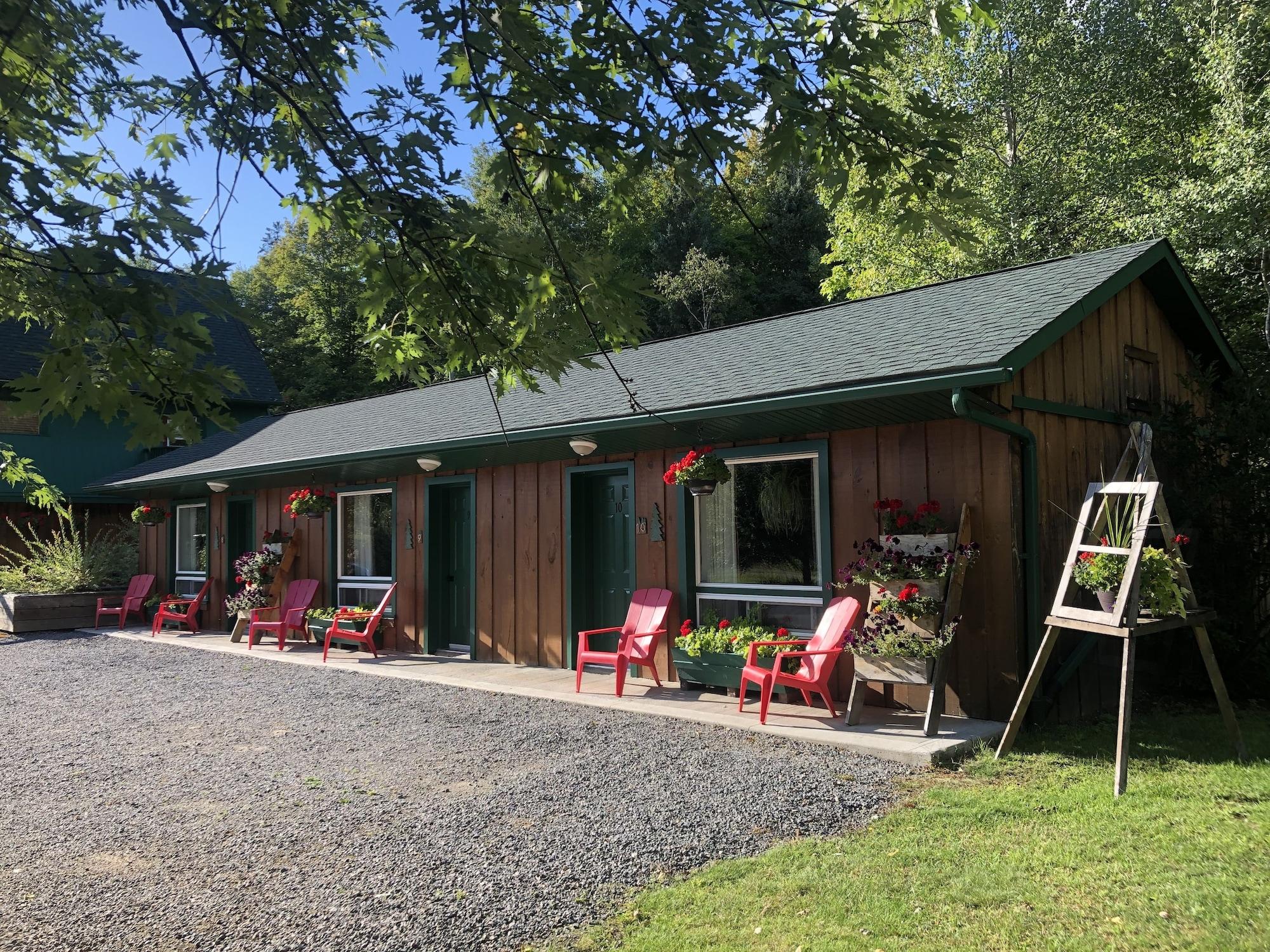 Varios Dwight Village Motel