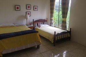 Alquiler Vacacional - Lulu's Vacation Rental - 6 Bedroom Beach Front Home