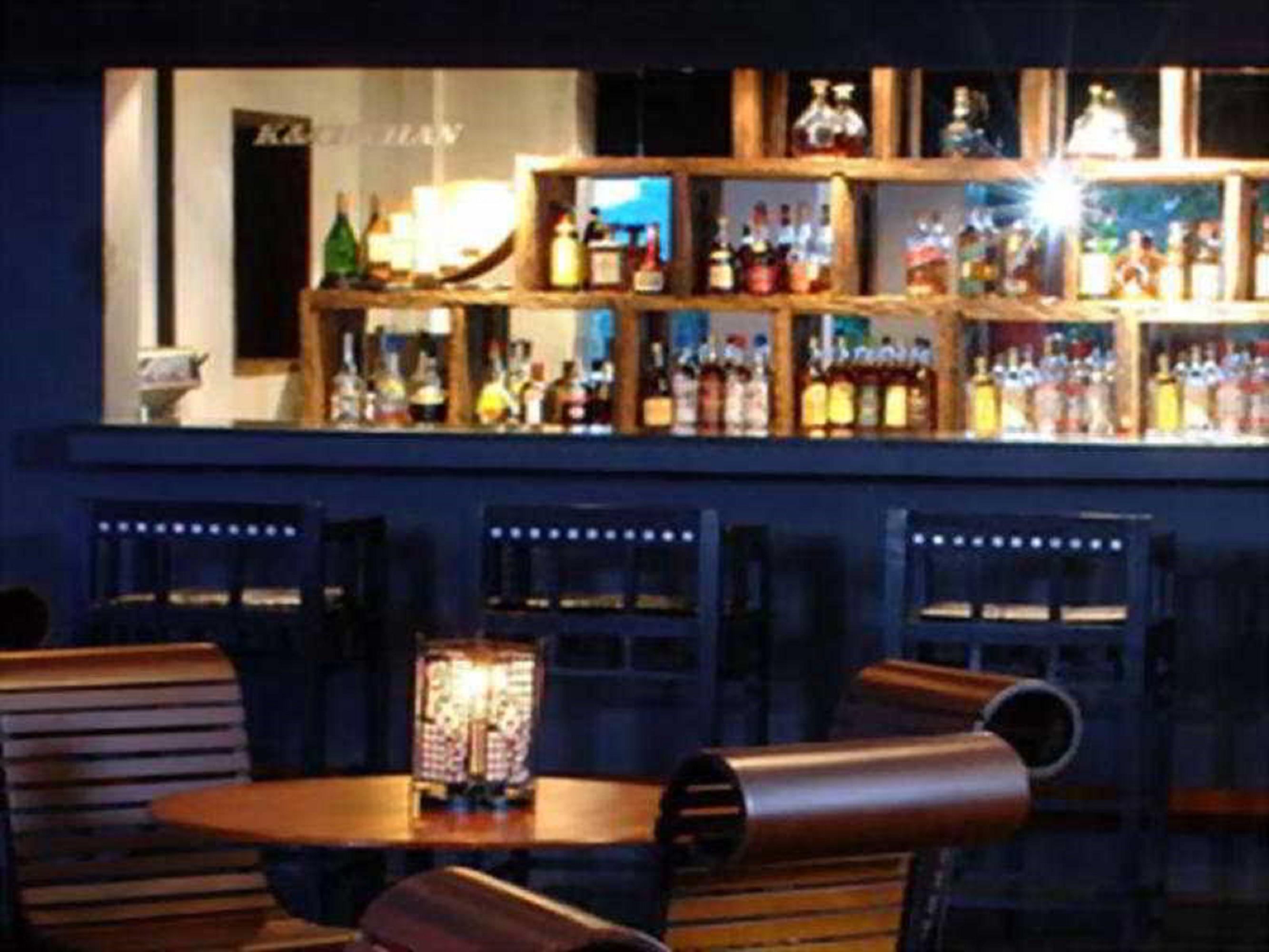 Bar/Salón Heritance Kandalama