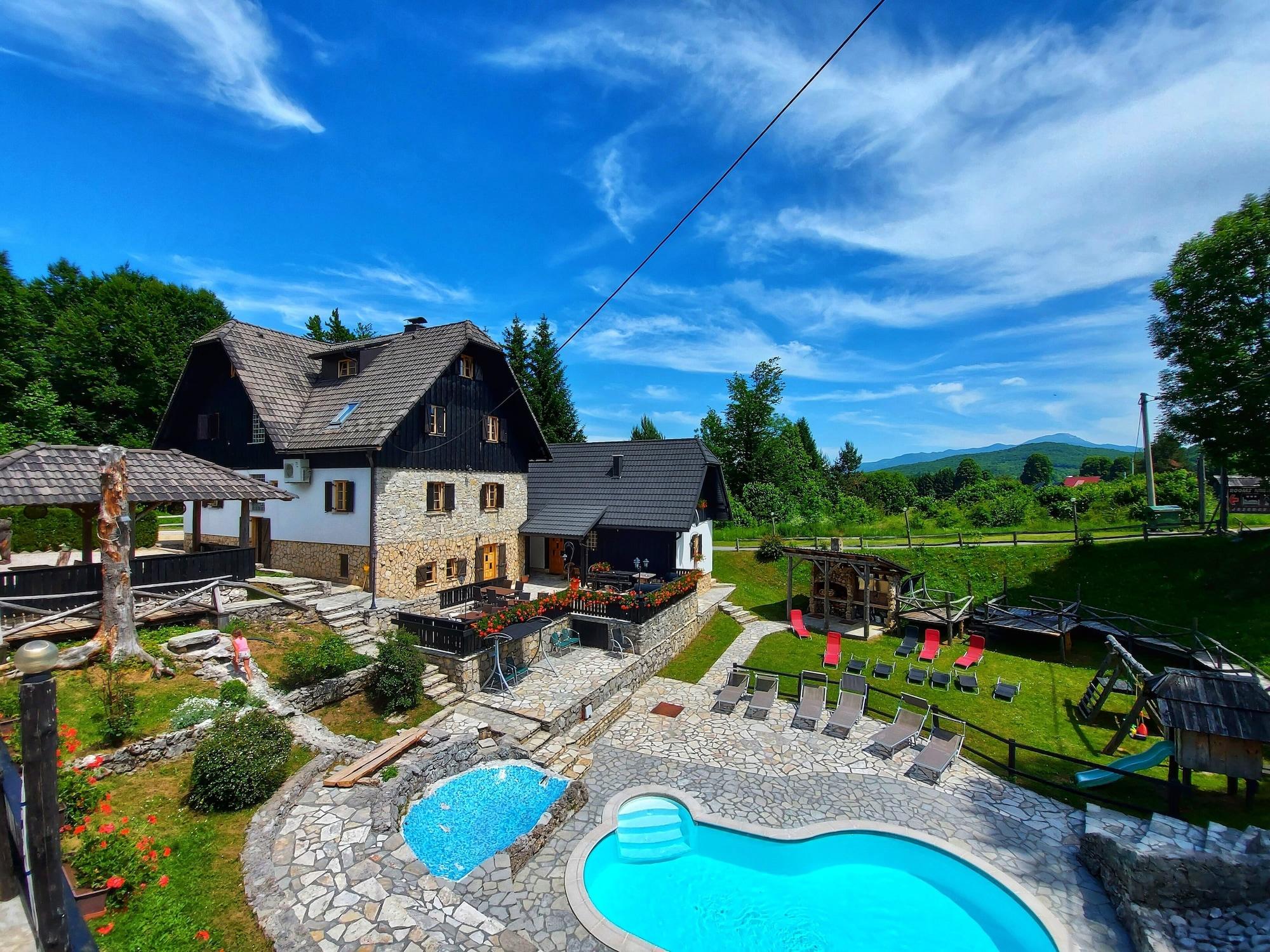 Varios Plitvice Etno House