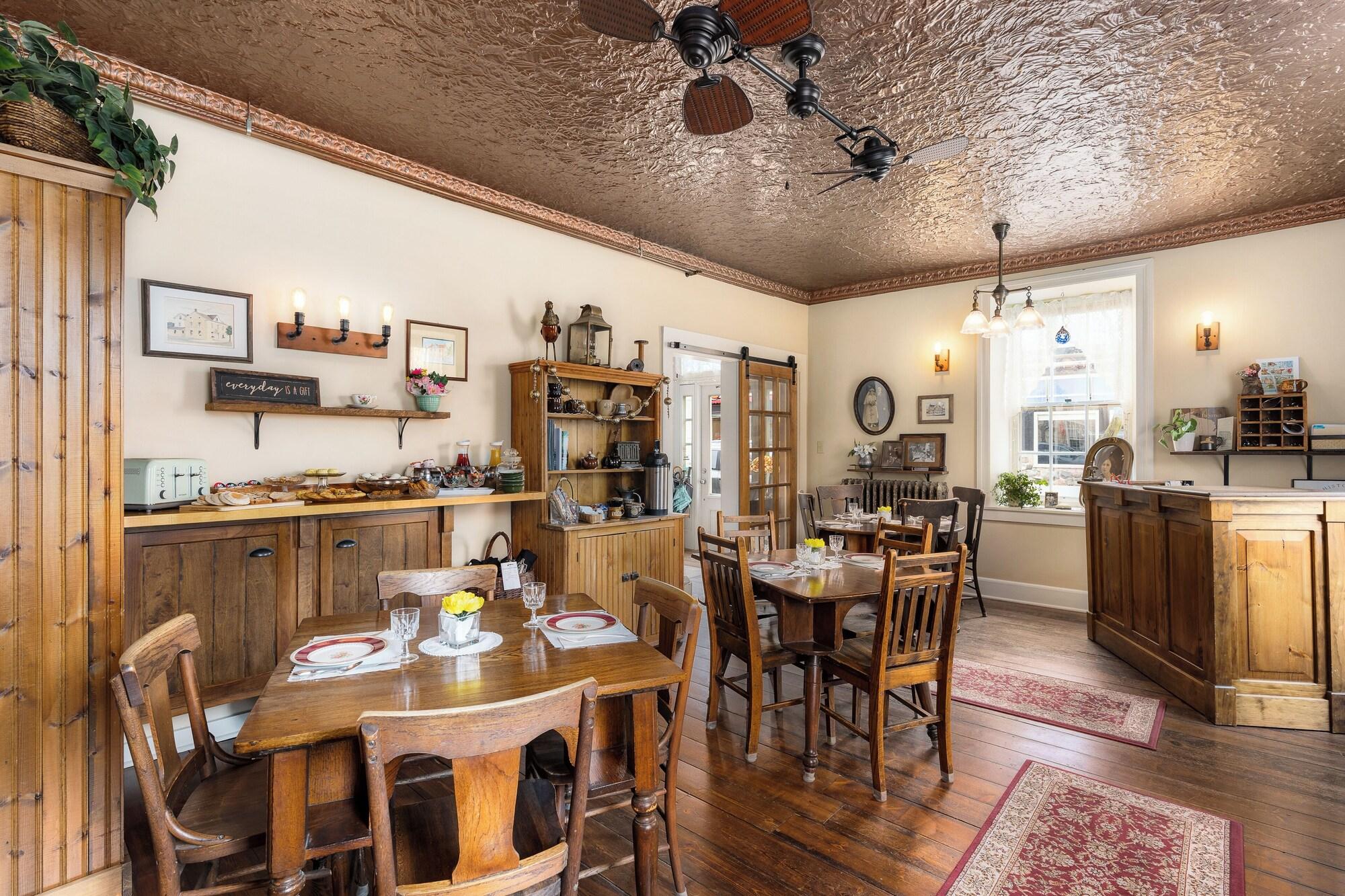 Restaurant The Stagecoach Inn Bed & Breakfast and Five20 Social Stop