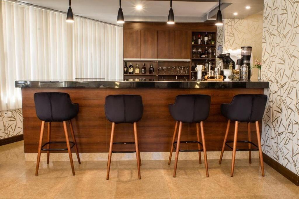 Bar/Salón Roles Hotel