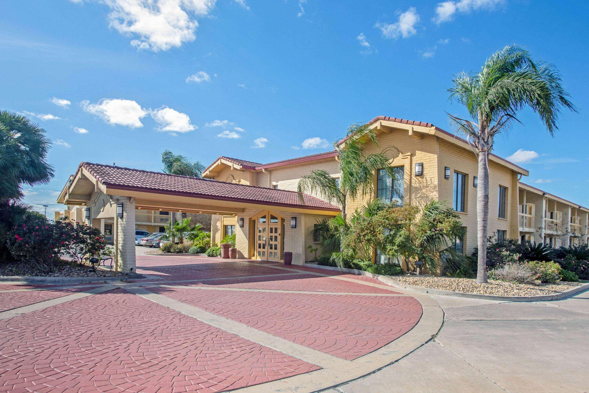 Vista Exterior La Quinta Inn by Wyndham Victoria