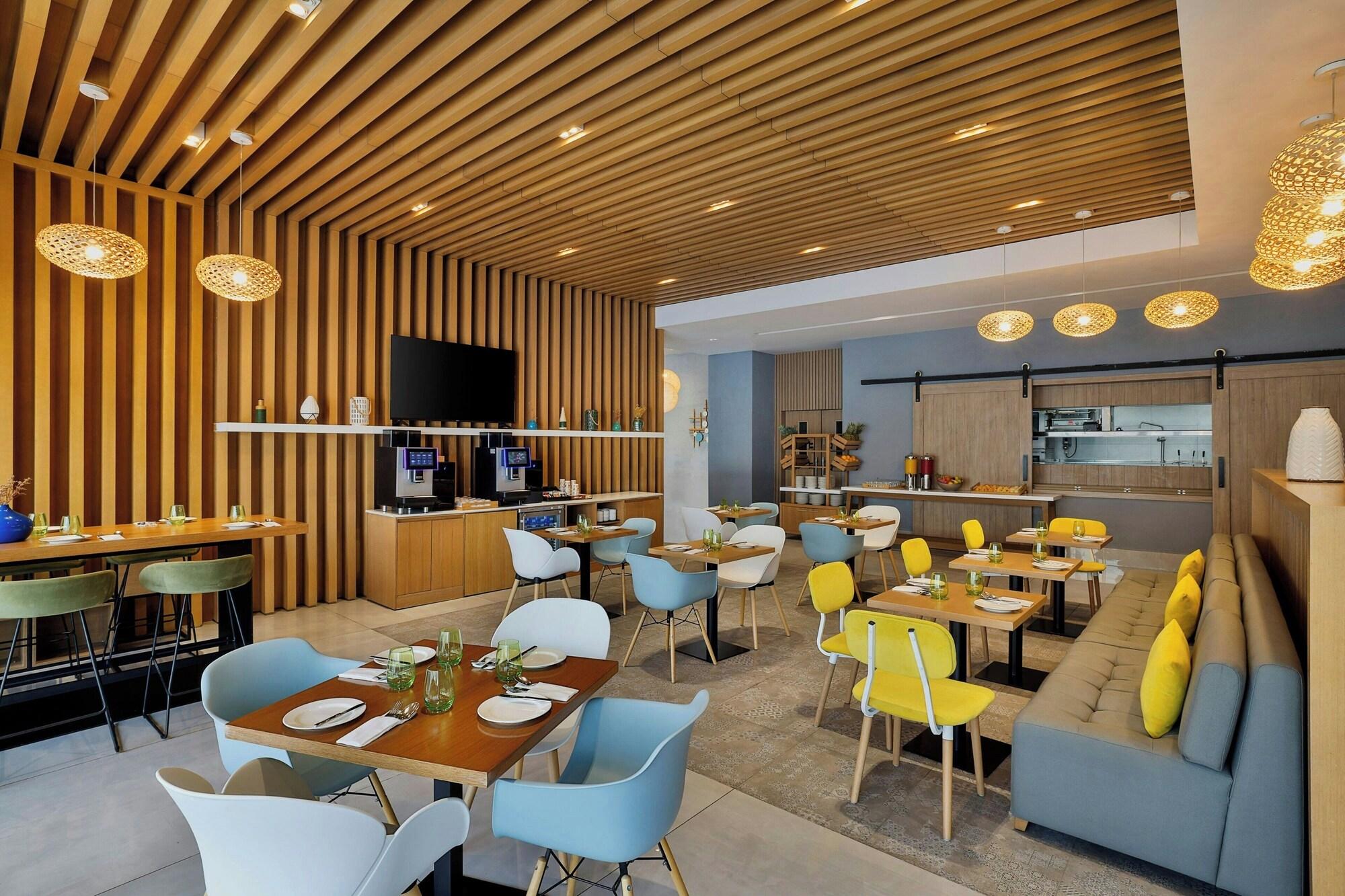 Restaurant Element Al Jaddaf, Dubai