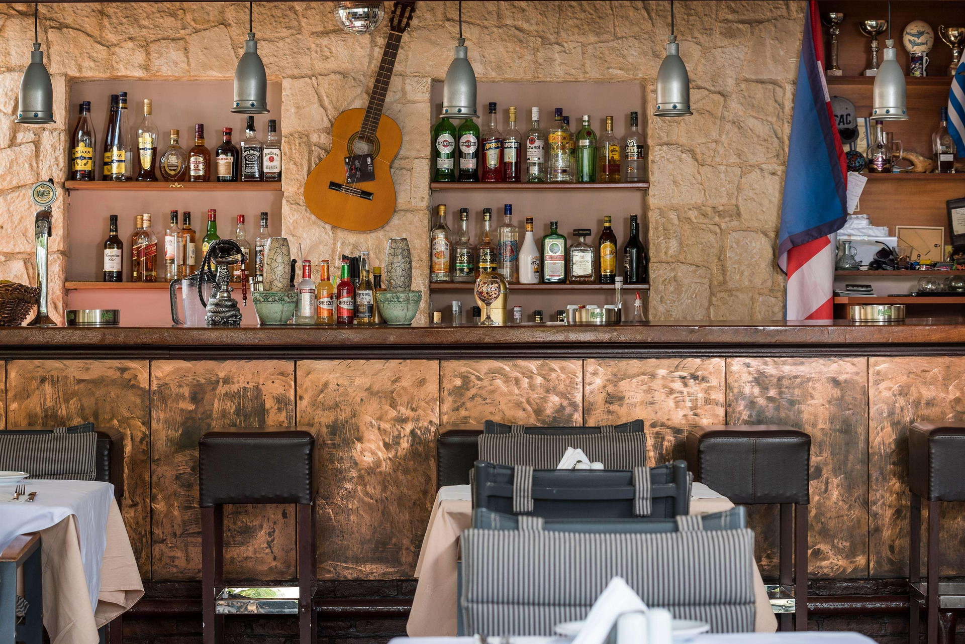 Bar/Salón Elotis Suites