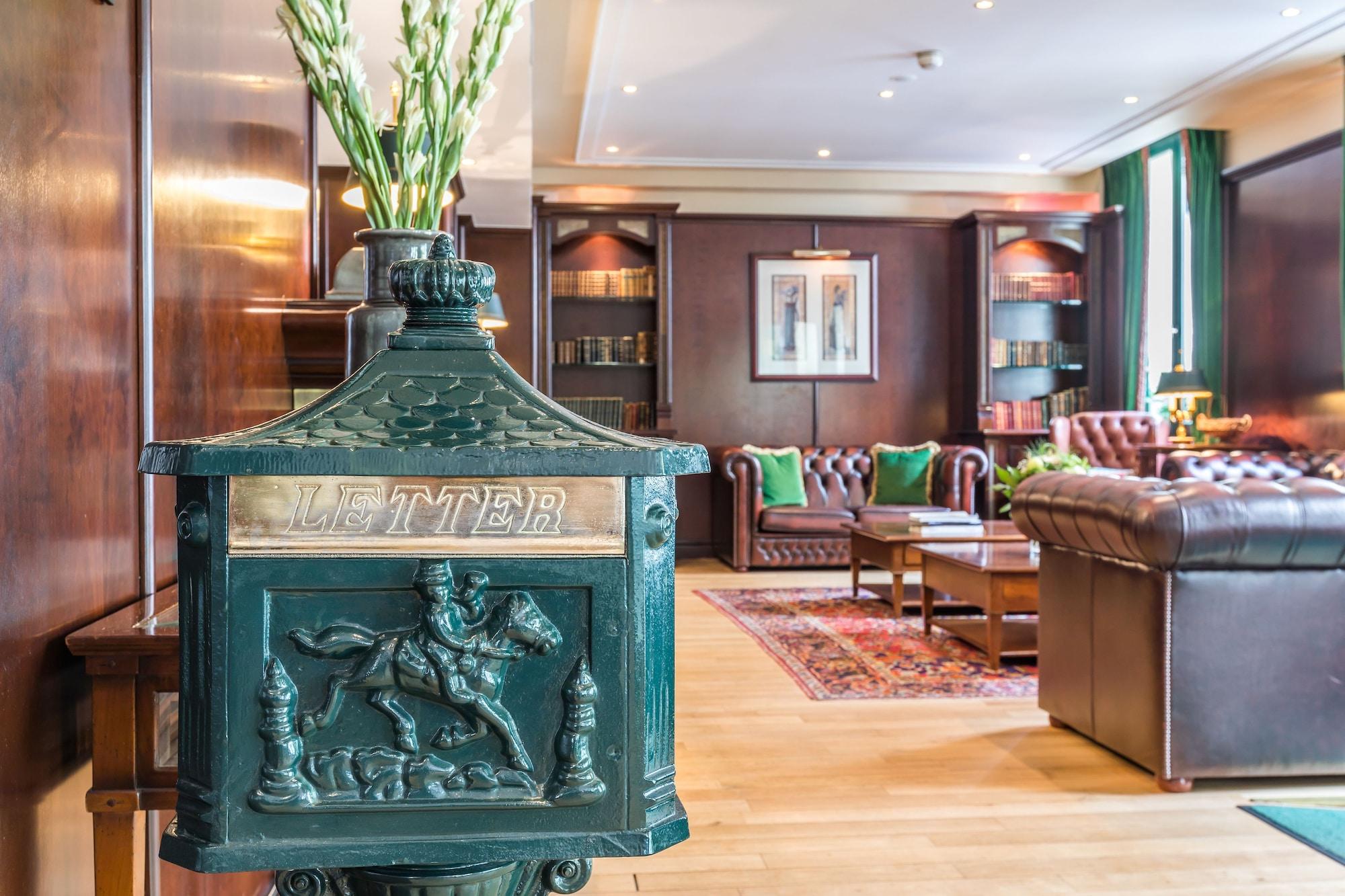 Vista Lobby Villa Pantheon