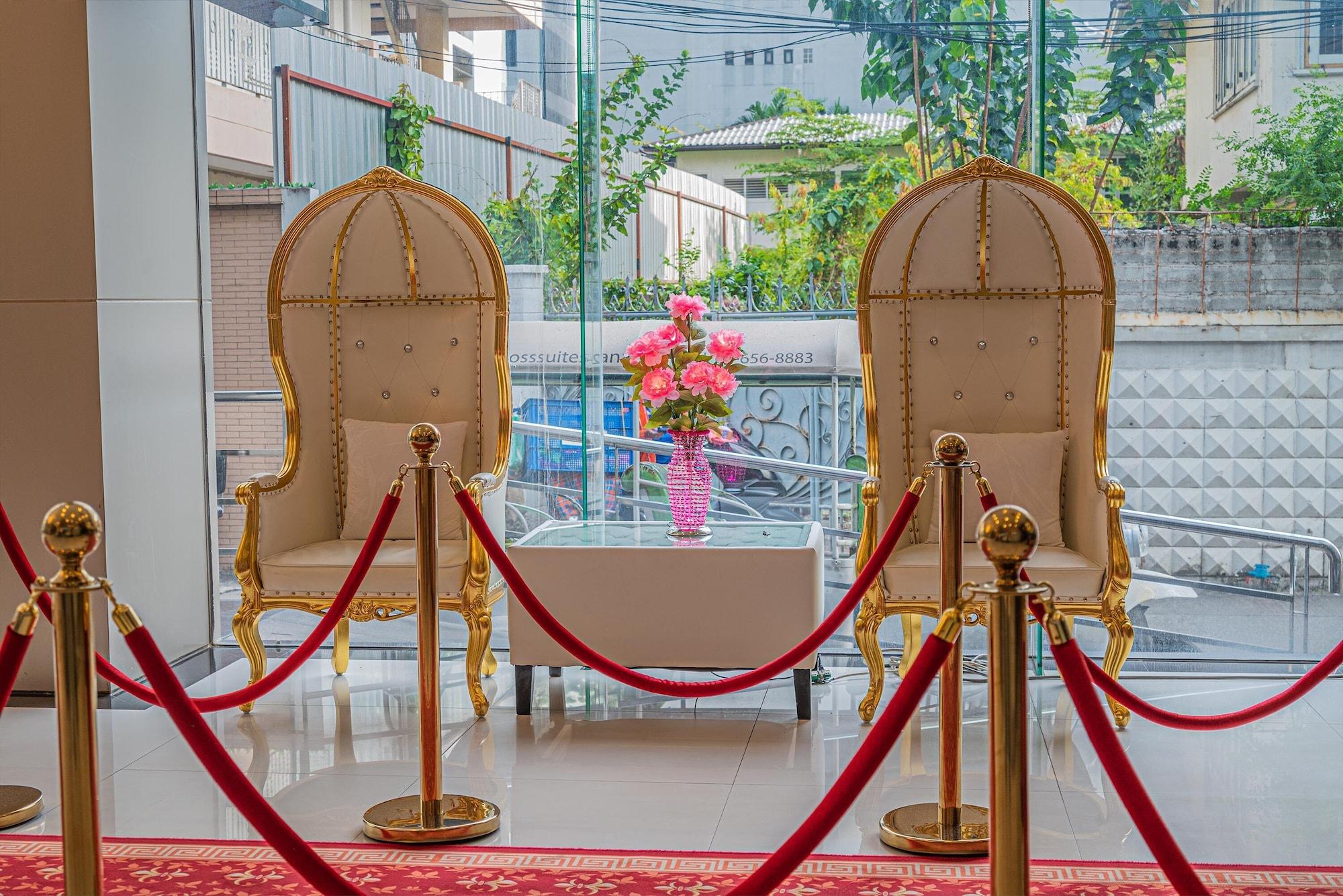 Vista Lobby Boss Suites Nana Hotel