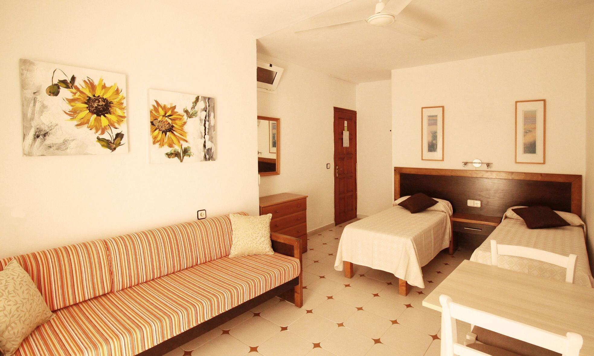Habitación Granada Apartments Ibiza