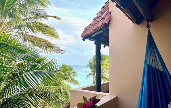 Amazing Sea Views, 2 Large Terraces w Hammocks, King Bed - Hoteles con parque acuático en Akumal, México