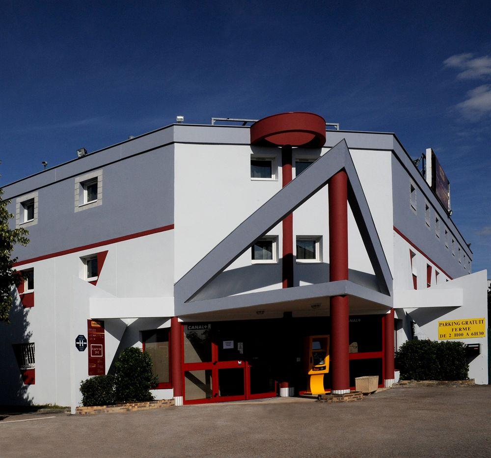 Vista Exterior Welcomotel Les Mureaux