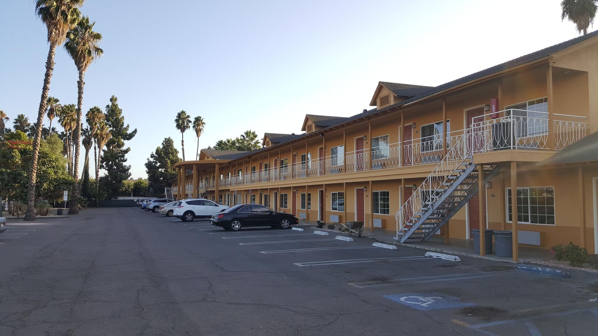 Vista Exterior Quality Inn Escondido San Diego North County