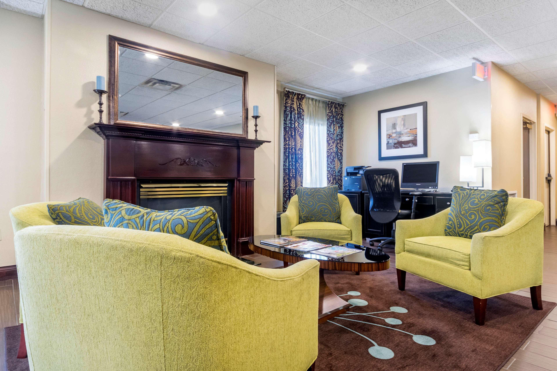 Vista Lobby Hampton Inn Richmond
