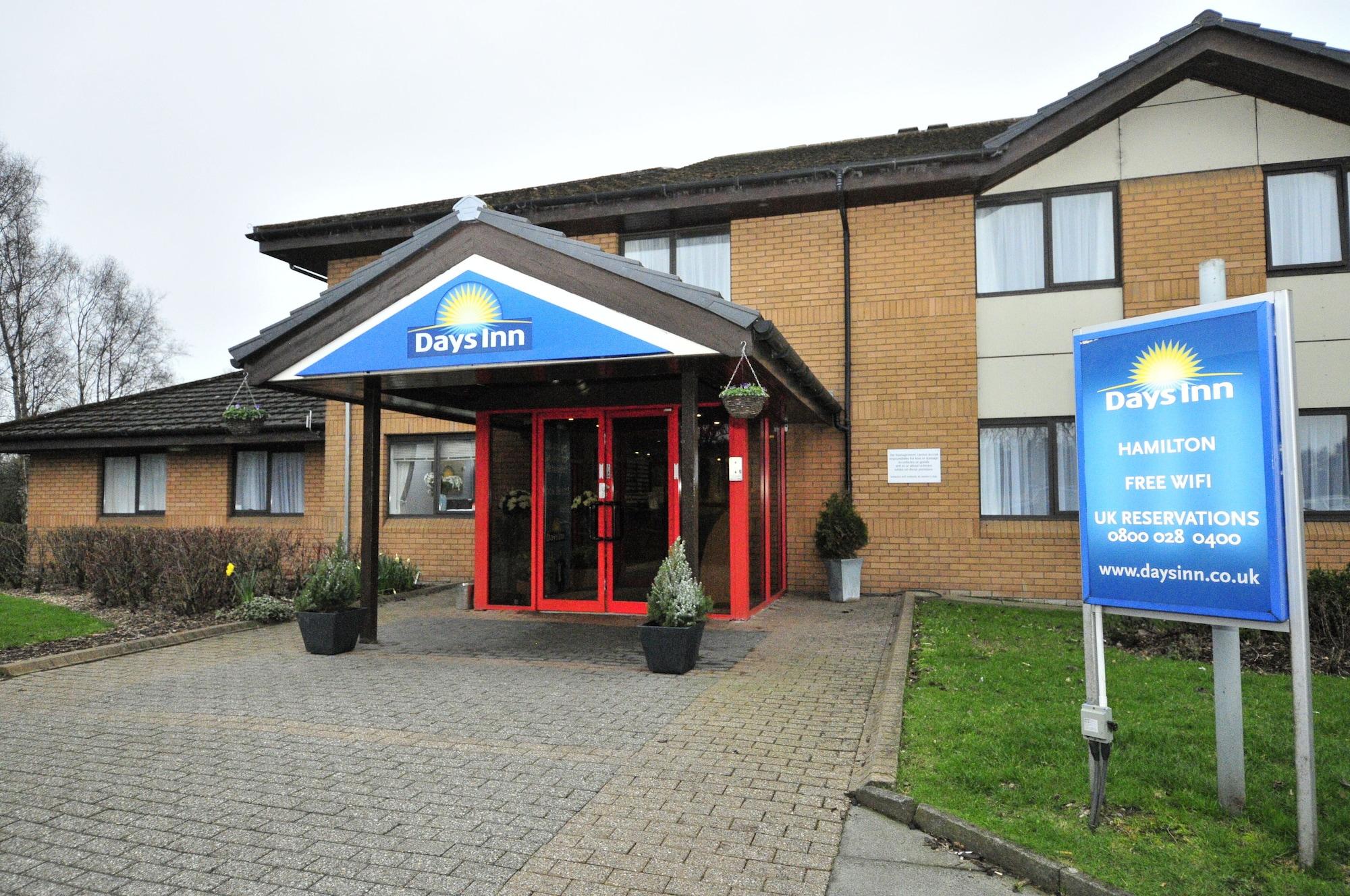 Vista Exterior Days Inn by Wyndham Hamilton