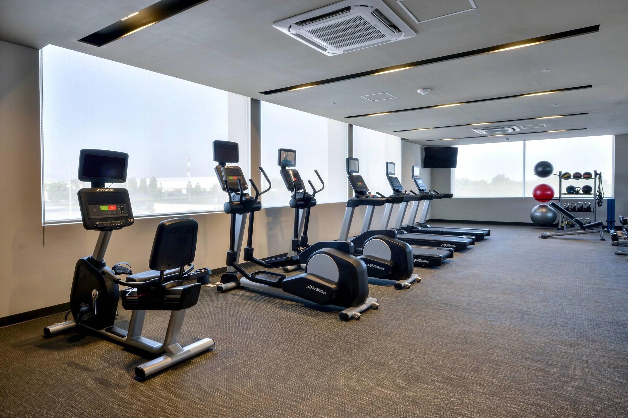 Gimnasio Courtyard by Marriott San Luis Potosi, Los Lagos