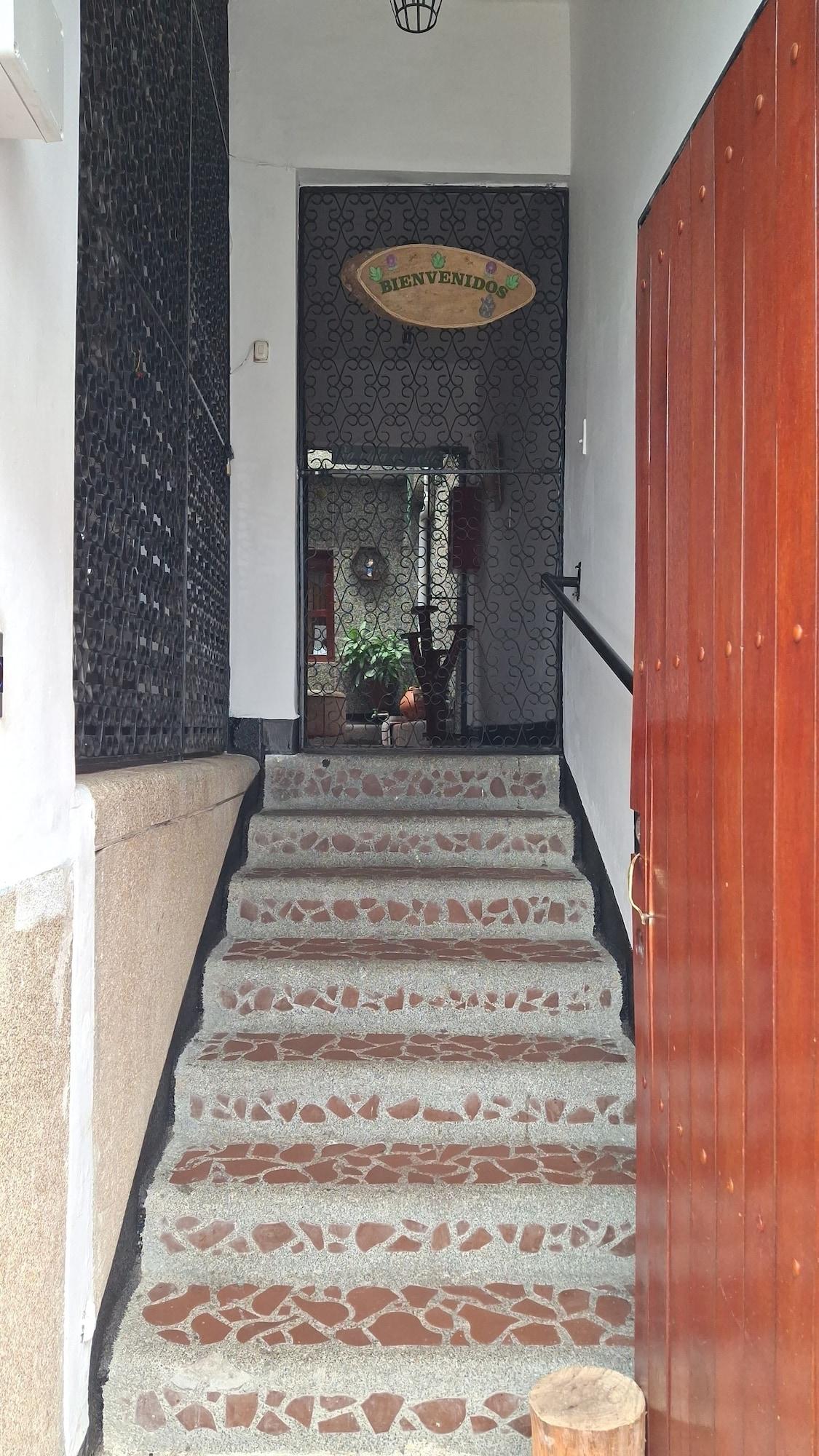 Vista Exterior casa hostal ave maria san antonio cali