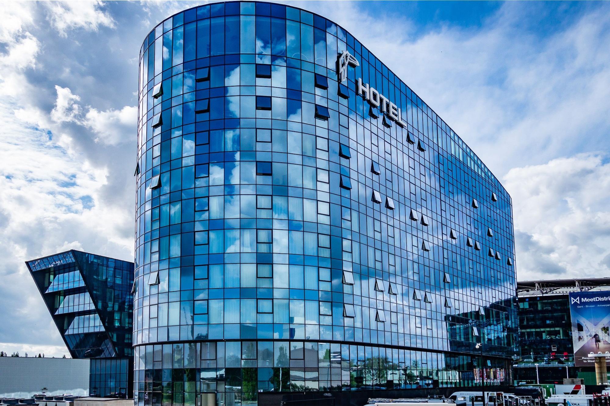 Vista Exterior Van der Valk Hotel Gent