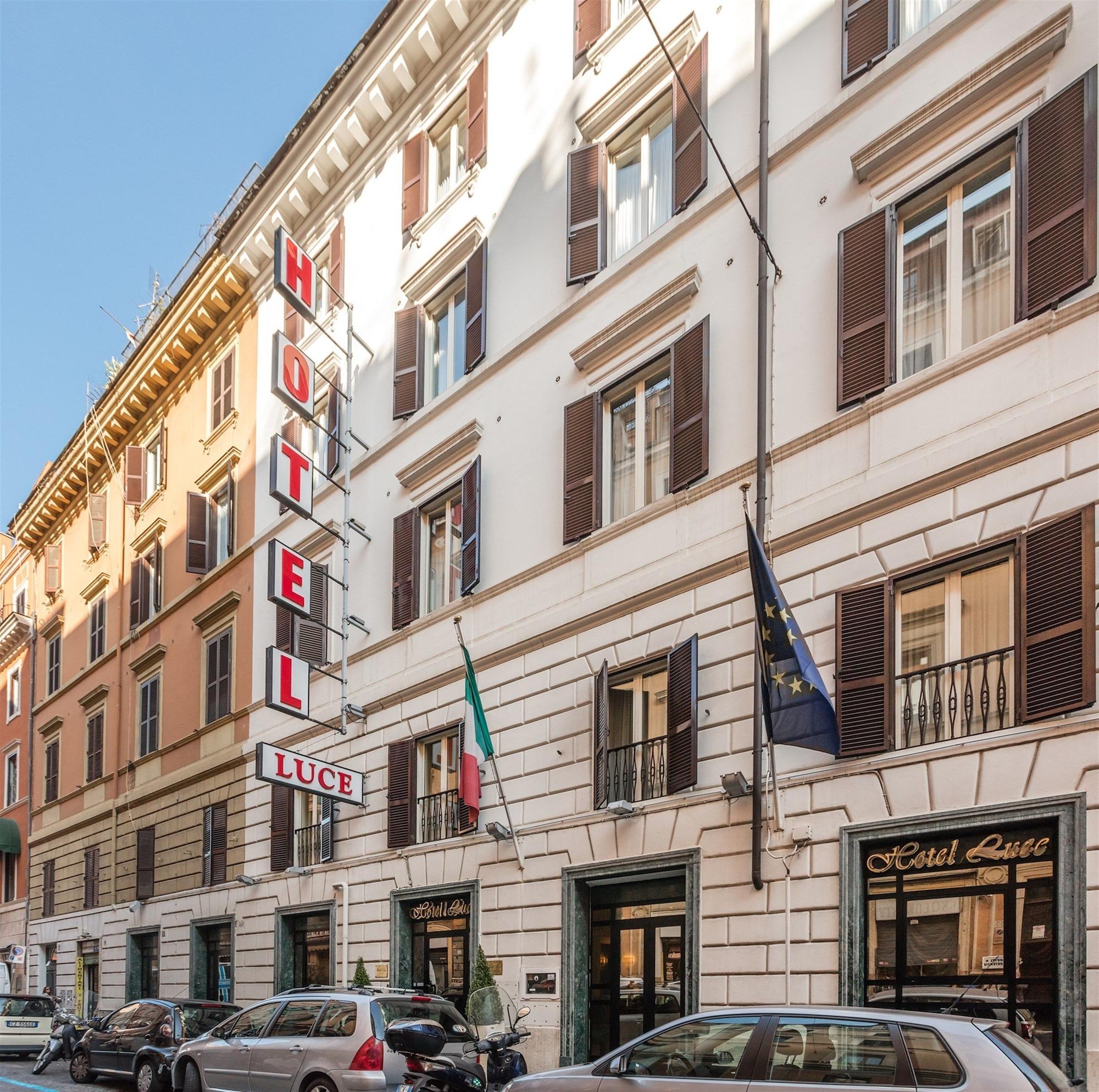 Vista Exterior Raeli Hotel Luce