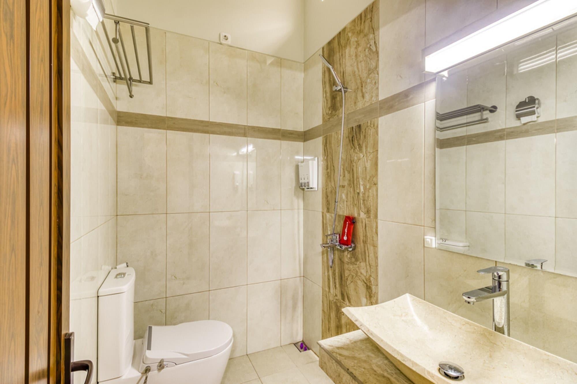 Equipamiento de Habitación RedDoorz Plus near Gembira Loka Zoo 2