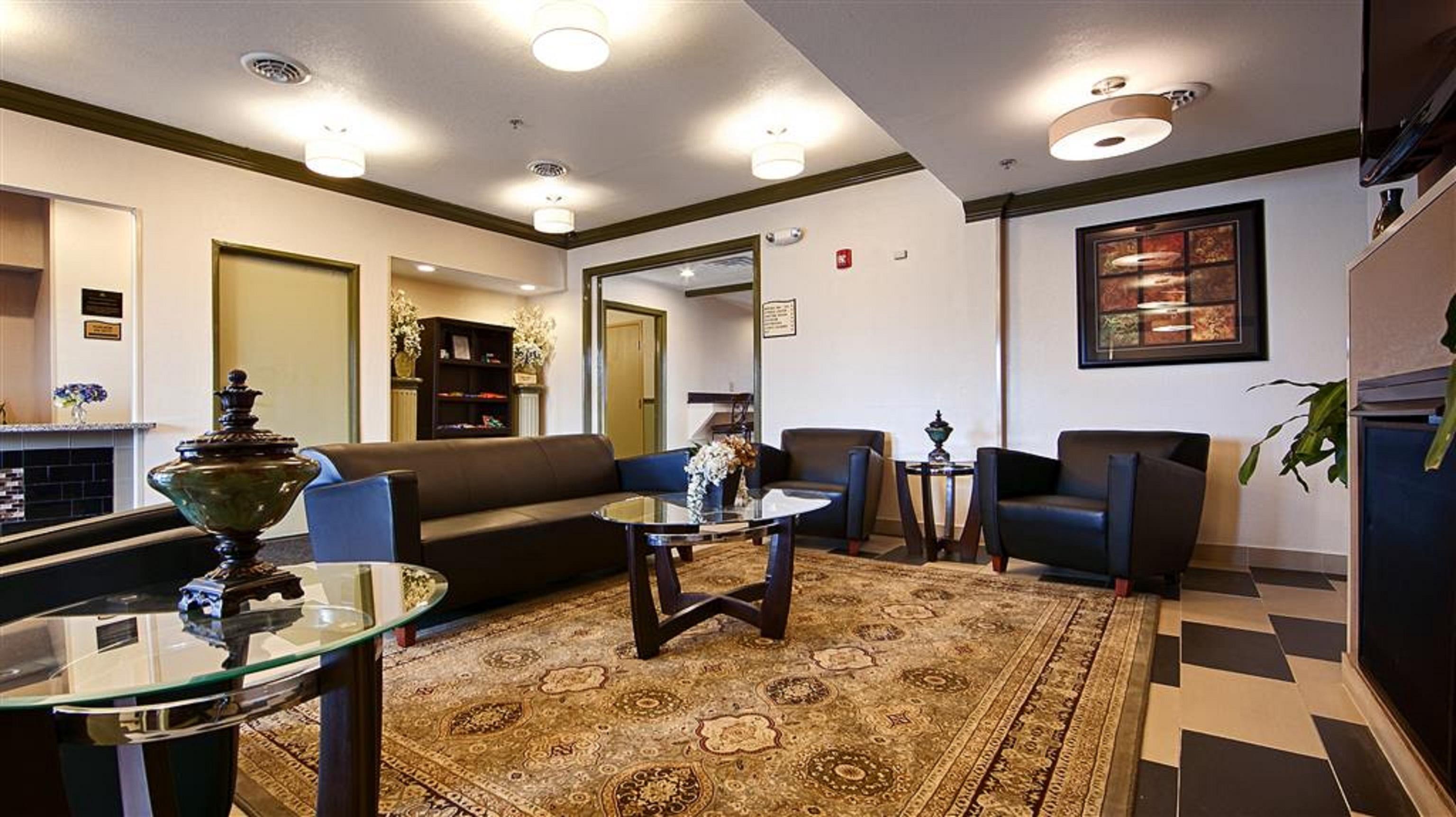 Vista Lobby Baymont by Wyndham Marion, OH