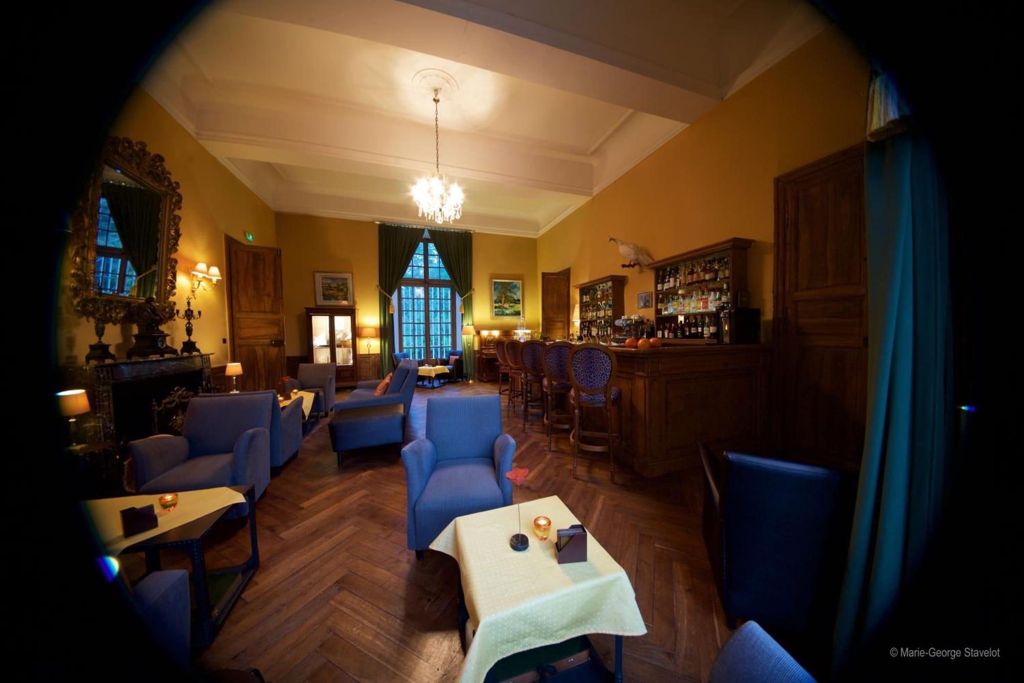 Bar/Salón Château De Vault De Lugny