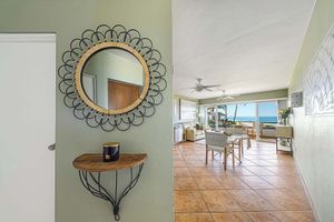 Renta temporal - Stunning Oceanfront Condo with Pool in Mira Vista