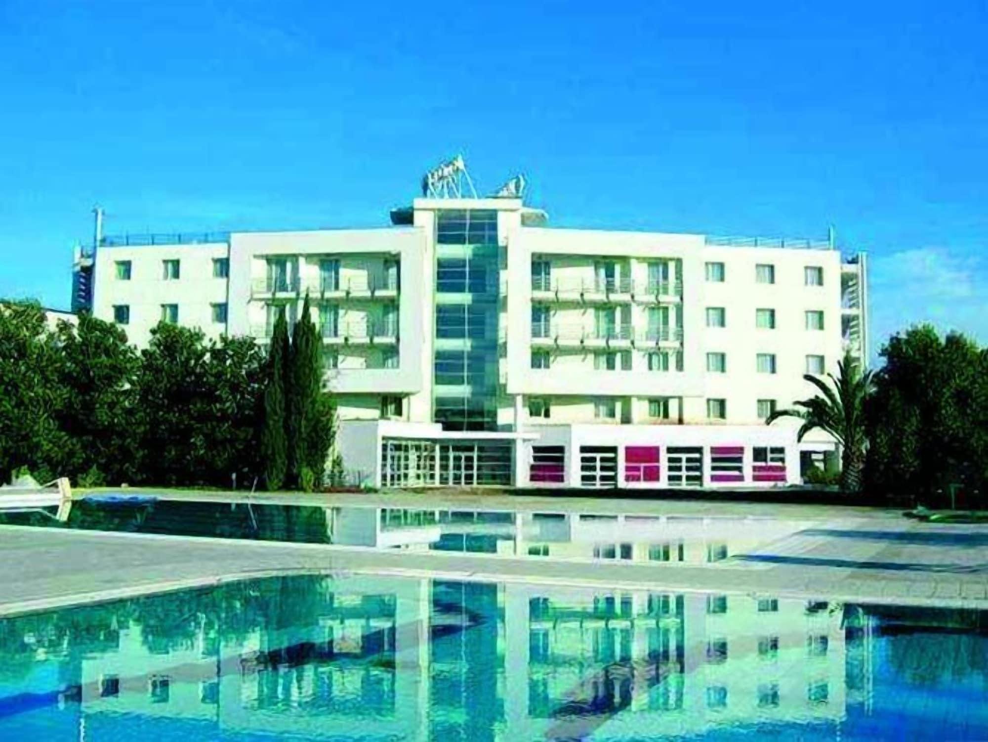 Vista Exterior Nicotel Wellness Corato