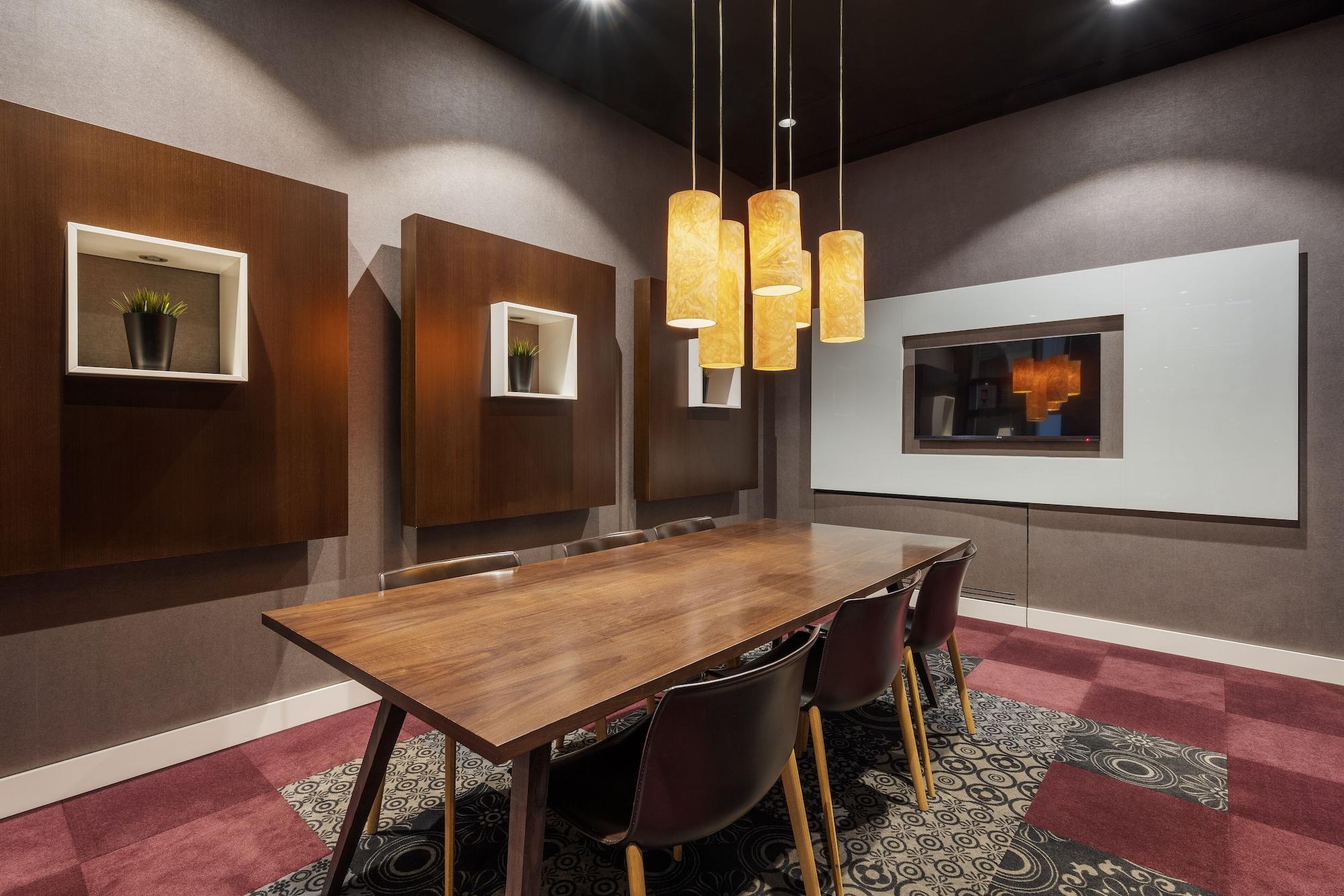 Sala de Reuniones Ikonik Parlament