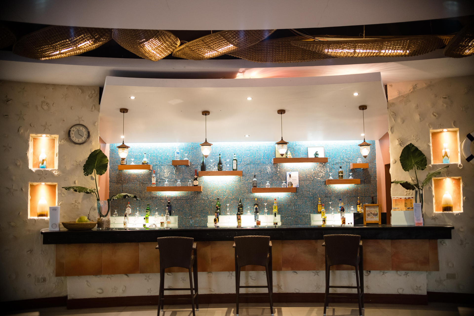 Bar/Salón San Remigio Beach Club