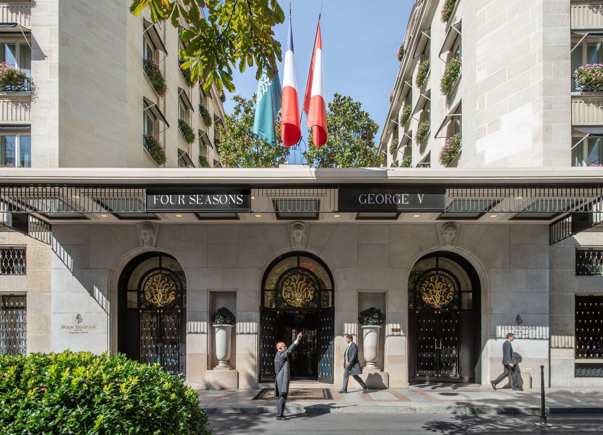 Vista Exterior Four Seasons Hotel George V