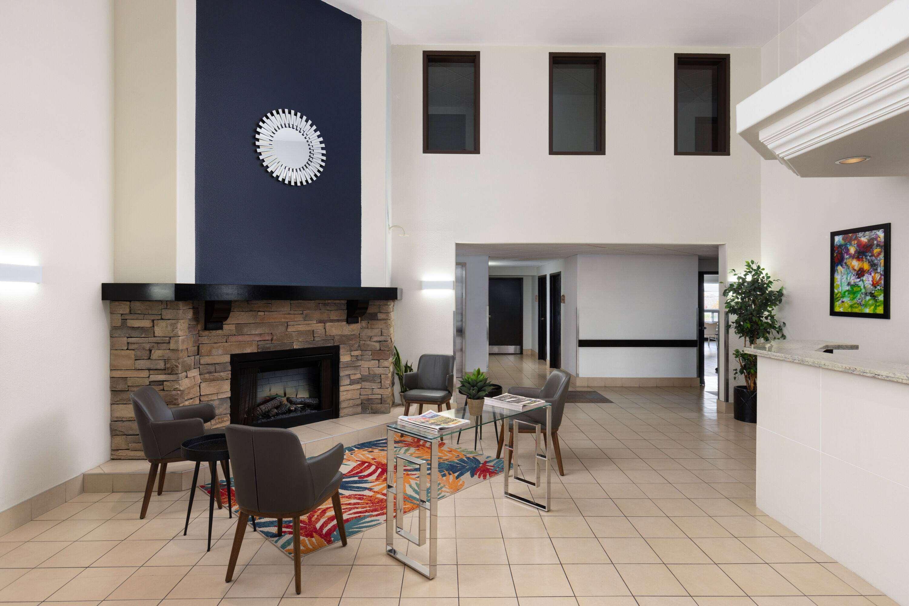 Vista Lobby Super 8 by Wyndham St-Jerome