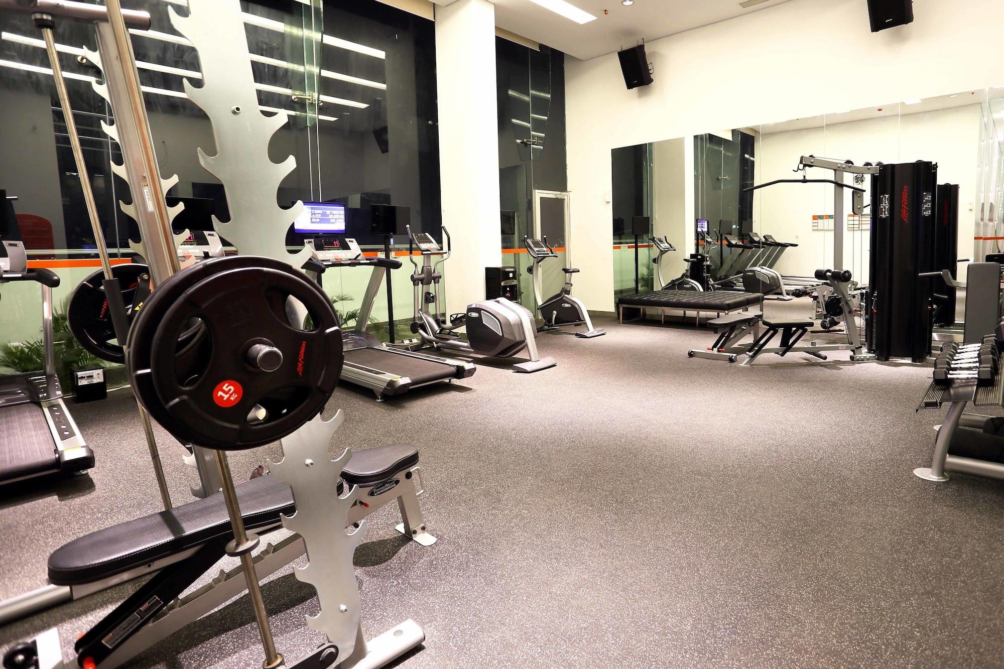 Gimnasio HARRIS Hotel & Conventions Gubeng Surabaya