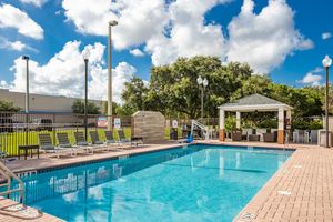 Paquete - Sonesta Simply Suites Miami Airport Doral