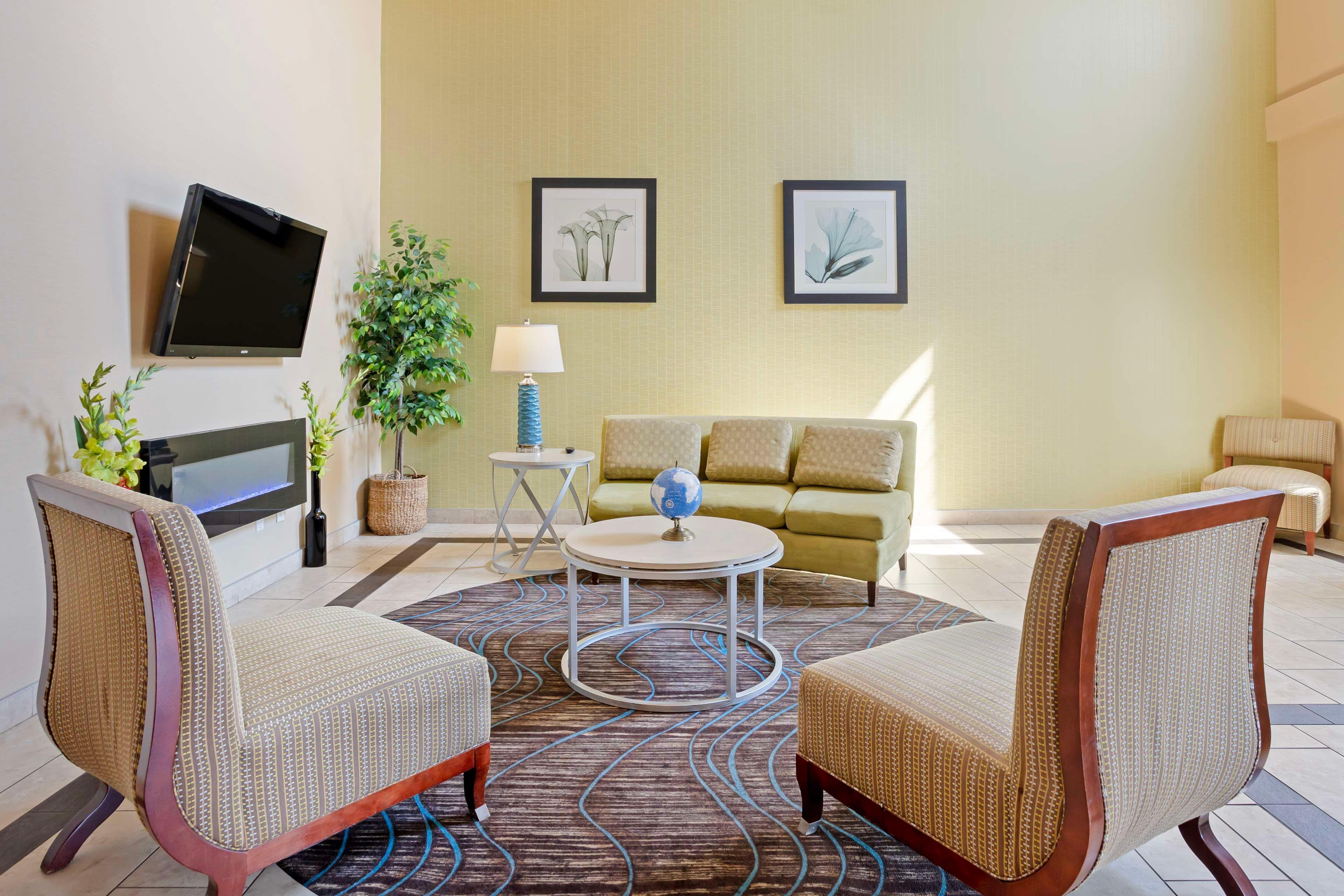 Vista Lobby Best Western Plus Lonoke Hotel