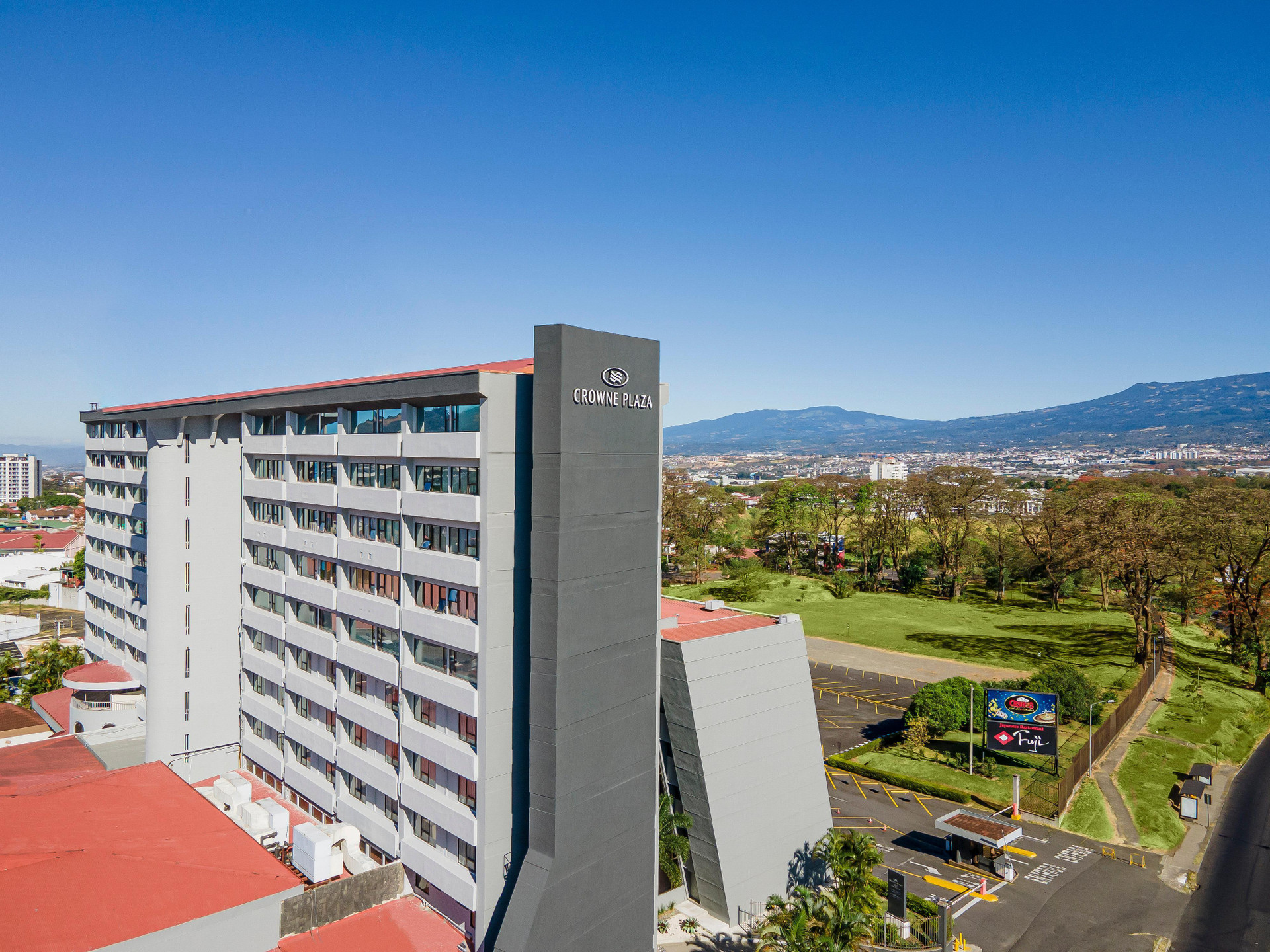 Vista Exterior Crowne Plaza San Jose La Sabana by IHG
