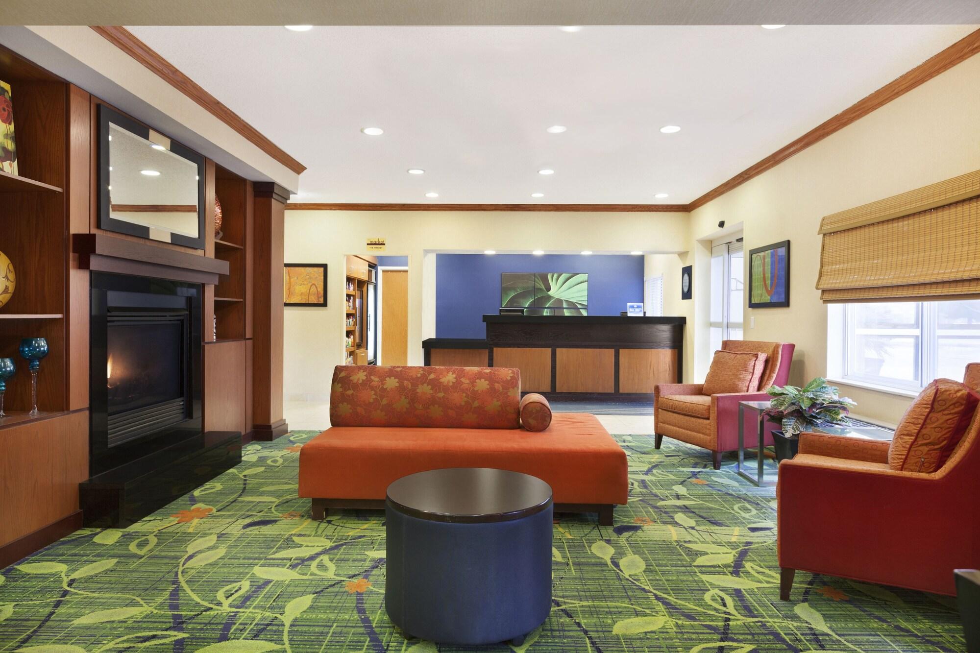 Vista Lobby Fairfield Inn & Suites Joliet North/Plainfield