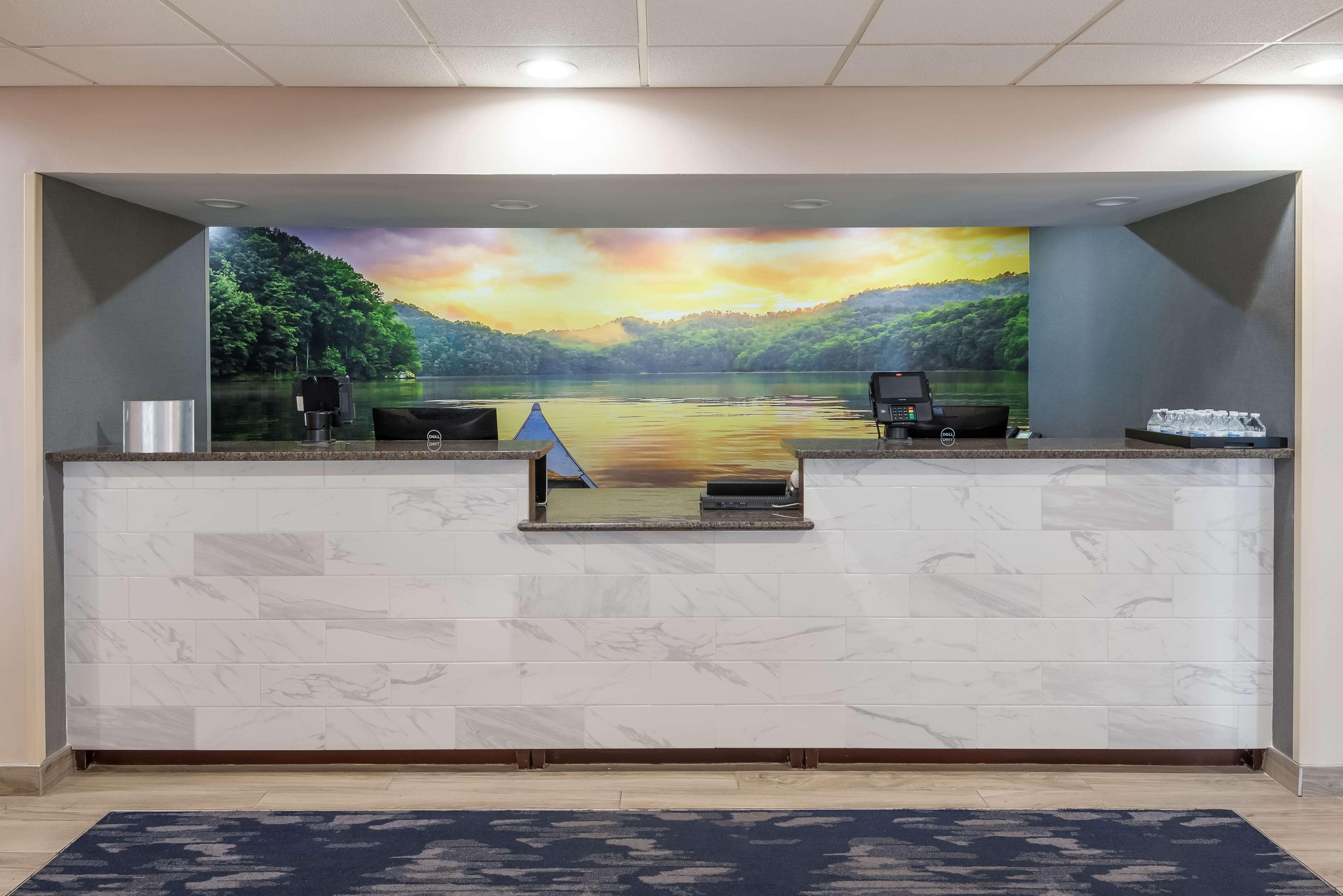 Vista Lobby Best Western Batesville