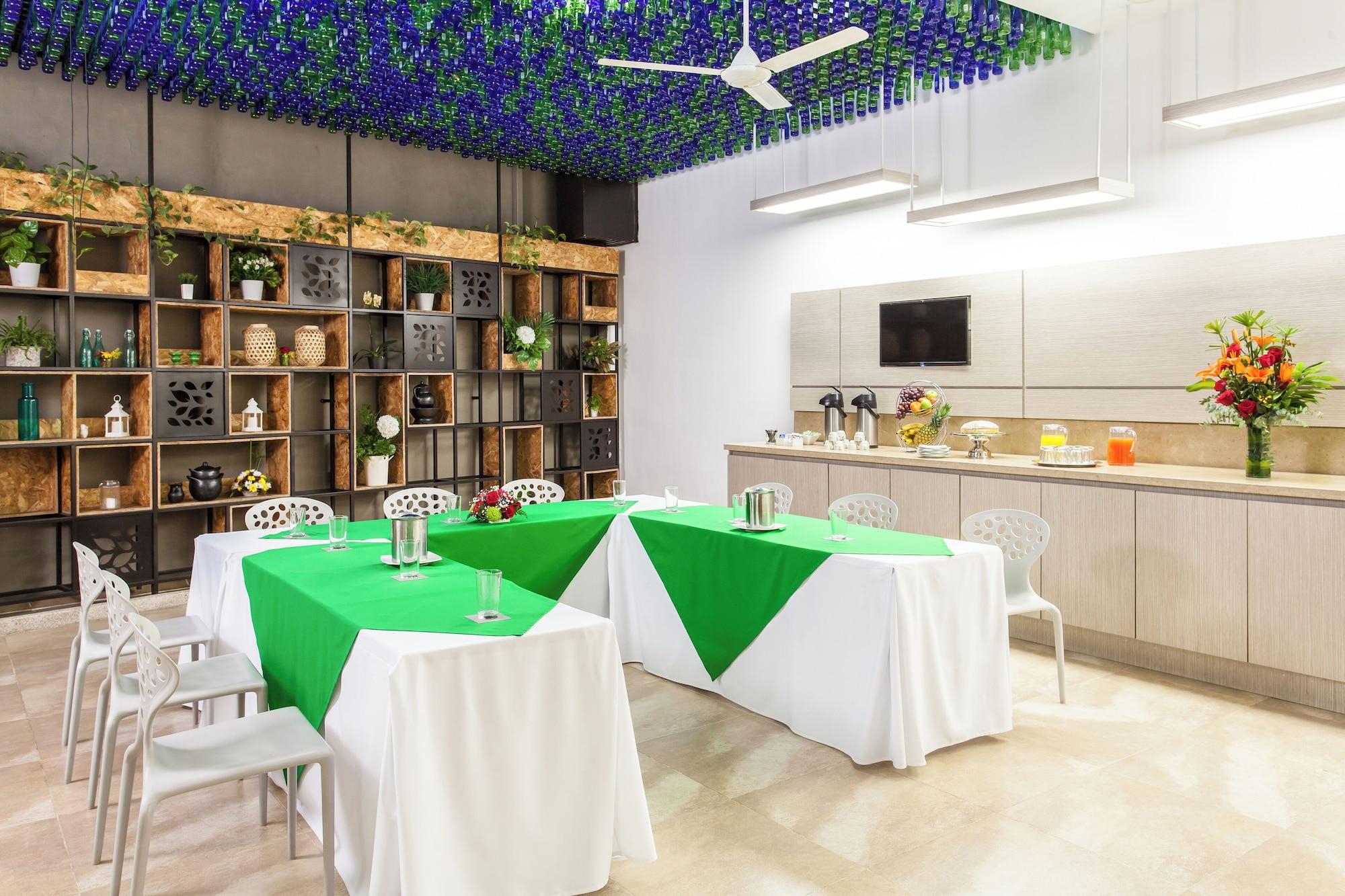 Bar/Salón Eco Star Hotel