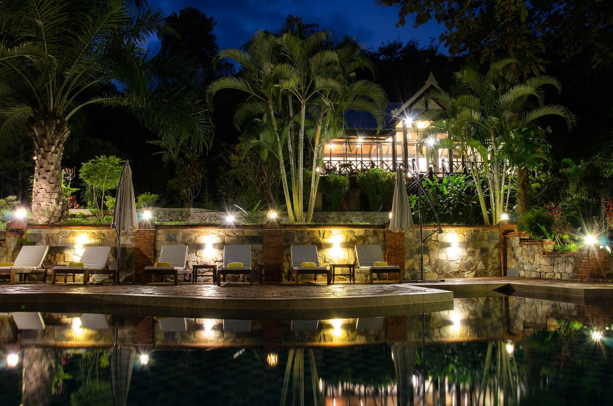 Vista Exterior Hillside - Nature Lifestyle Lodge