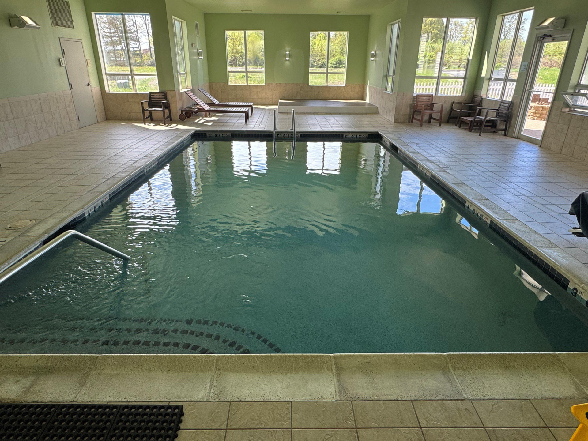 Vista Piscina Holiday Inn Express Mystic - Groton Area