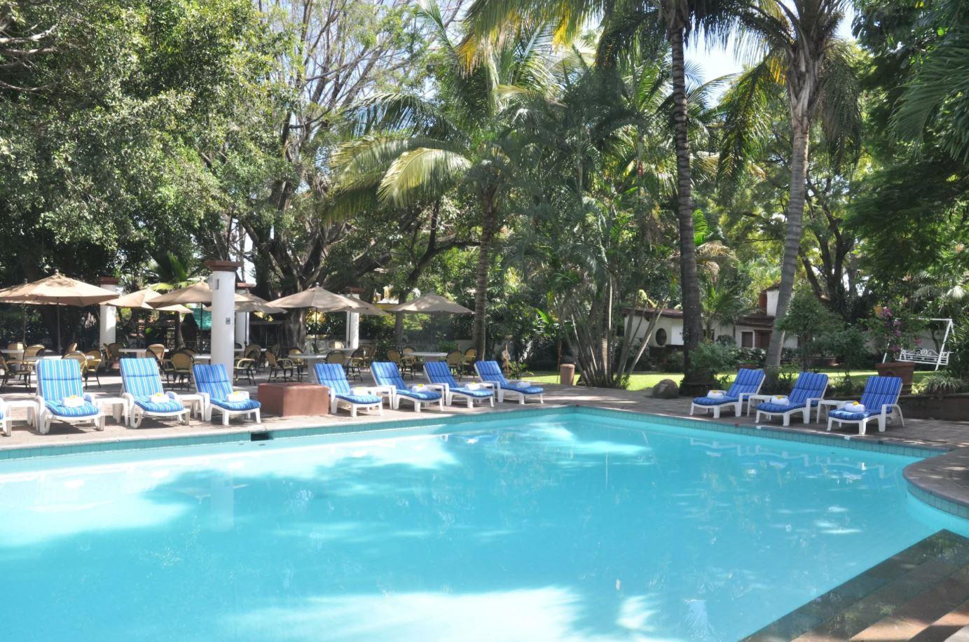 Vista Piscina Misión Grand Cuernavaca
