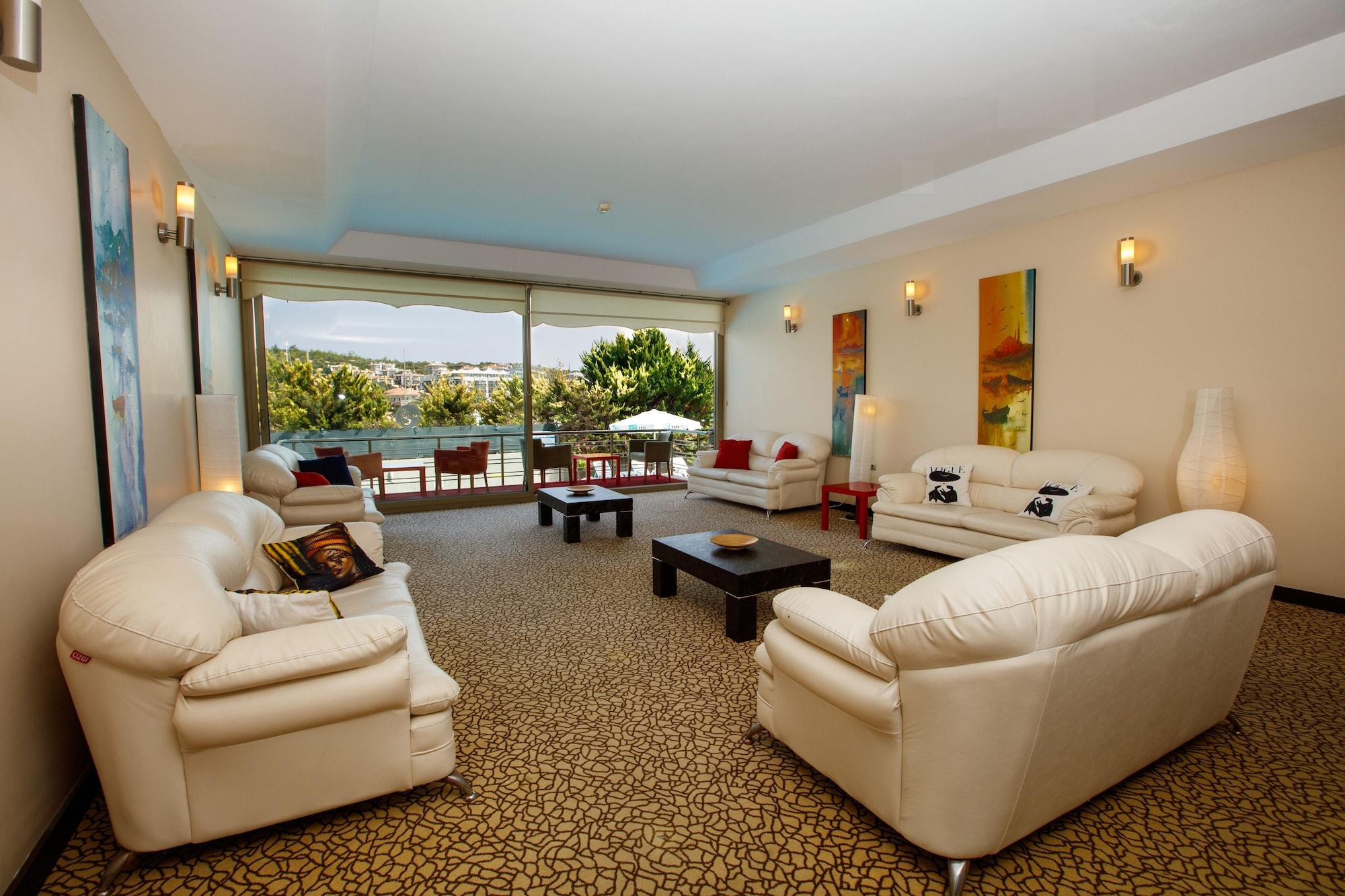 Vista Lobby Suena Hotel