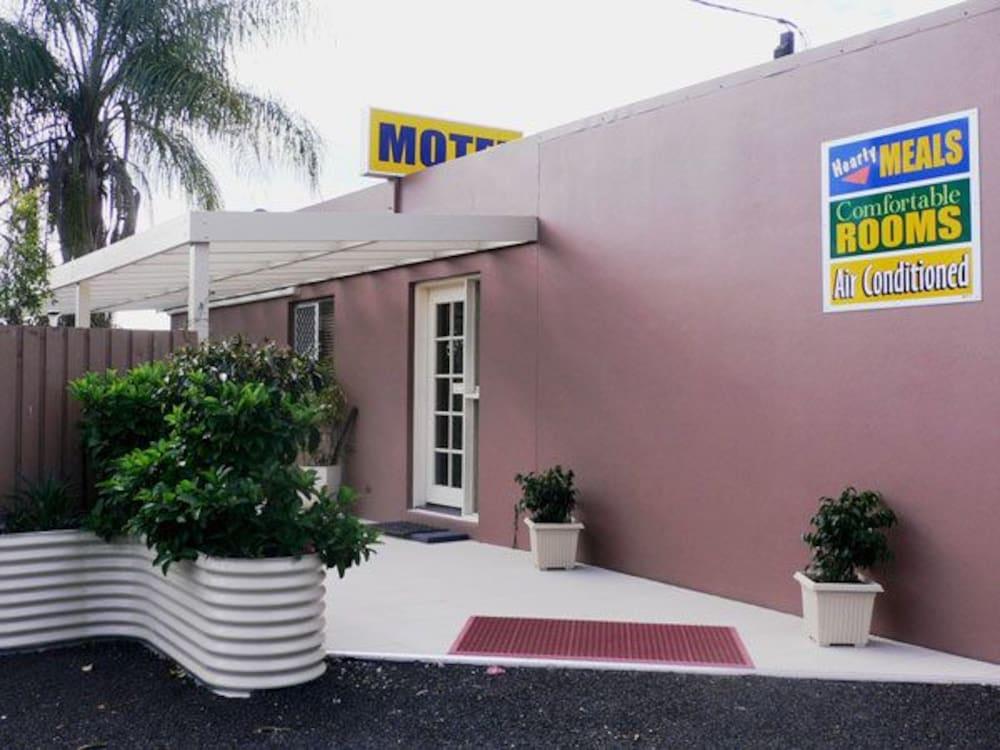 Vista Exterior Chinchilla Motel