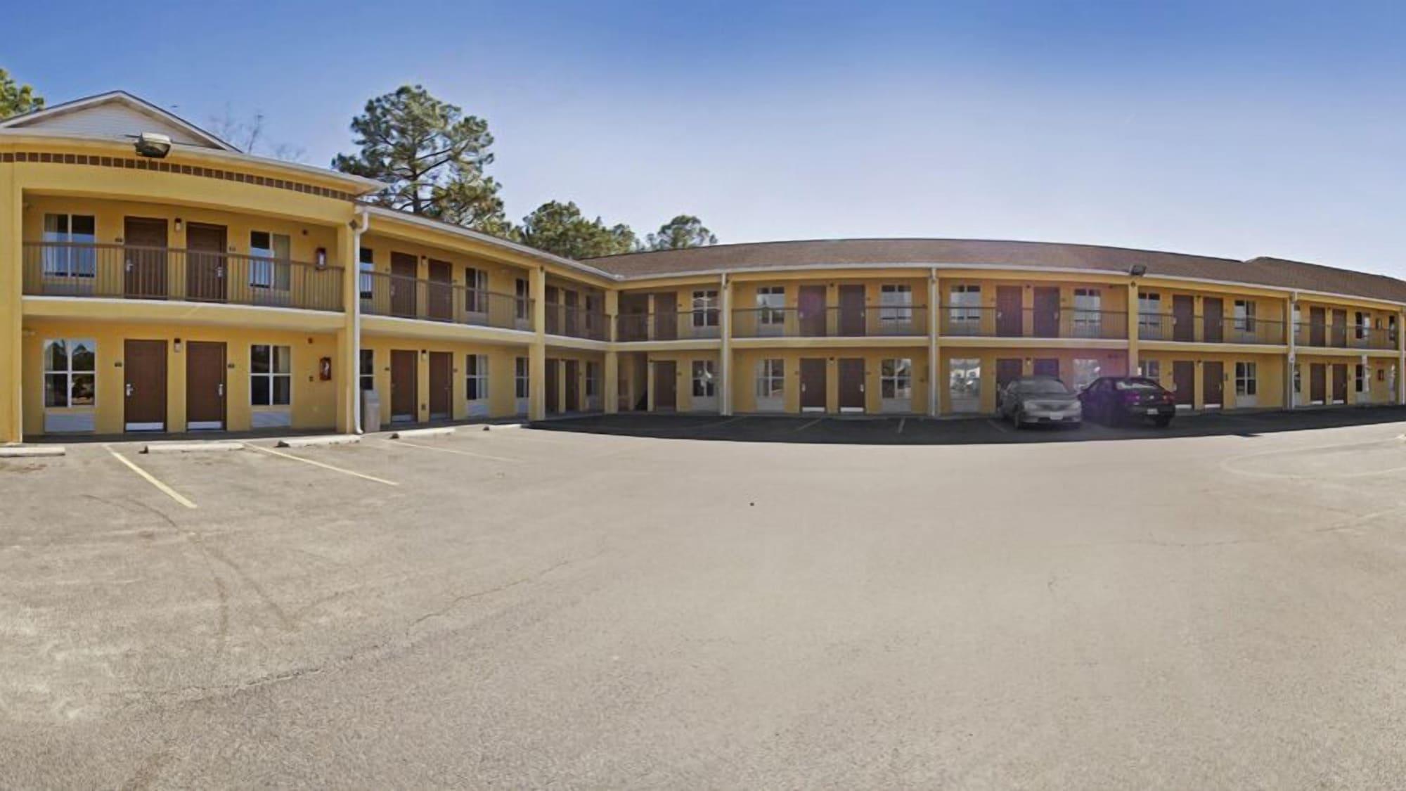 Vista Exterior Days Inn by Wyndham Alma