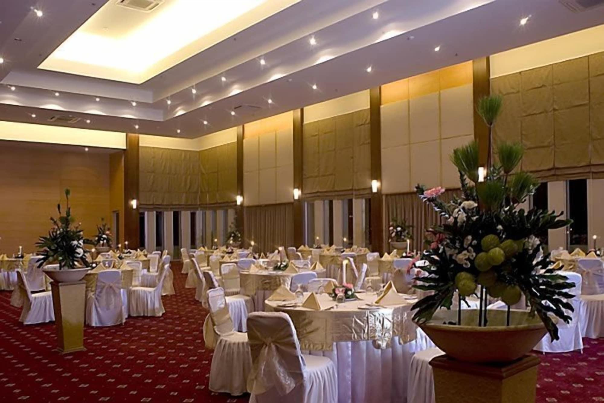 Salón de Baile Serela Riau Hotel Bandung