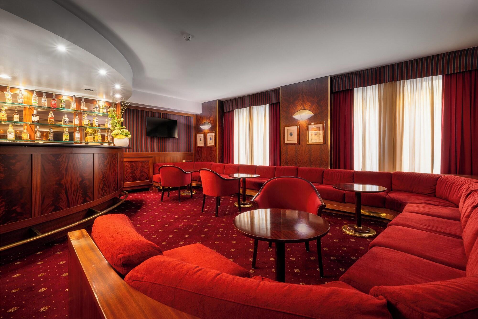 Bar/Salón Hotel Crivi's
