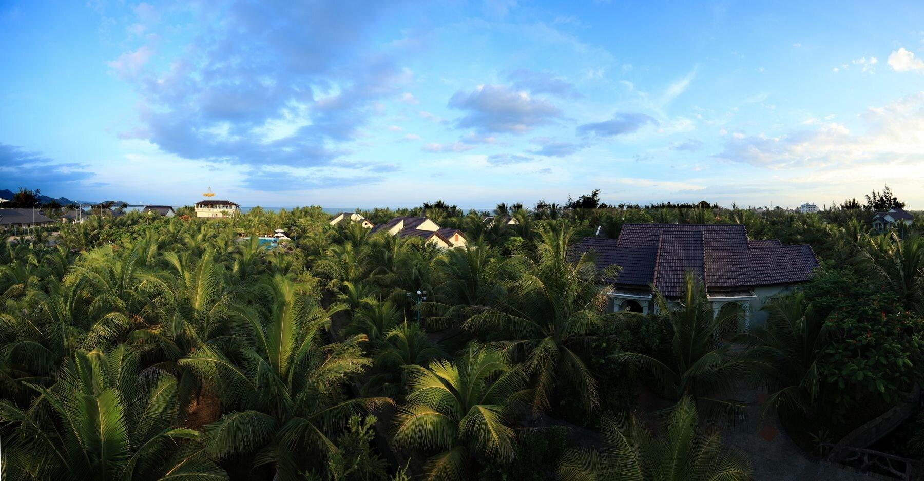 Vista Exterior Con Ga Vang Resort