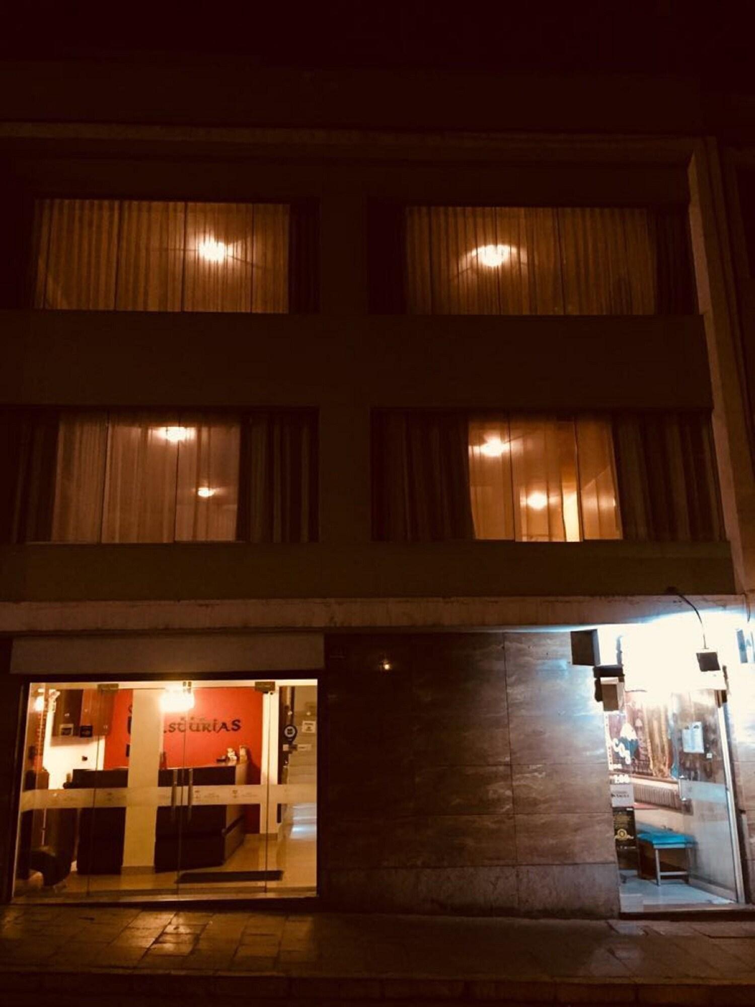 Vista Exterior Hotel Asturias Silver